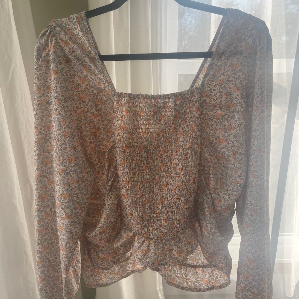 Floral Ruched Blouse - Picture 2 of 3